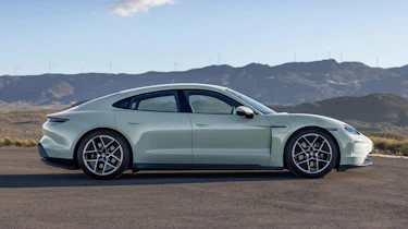 Porsche Taycan facelift – side