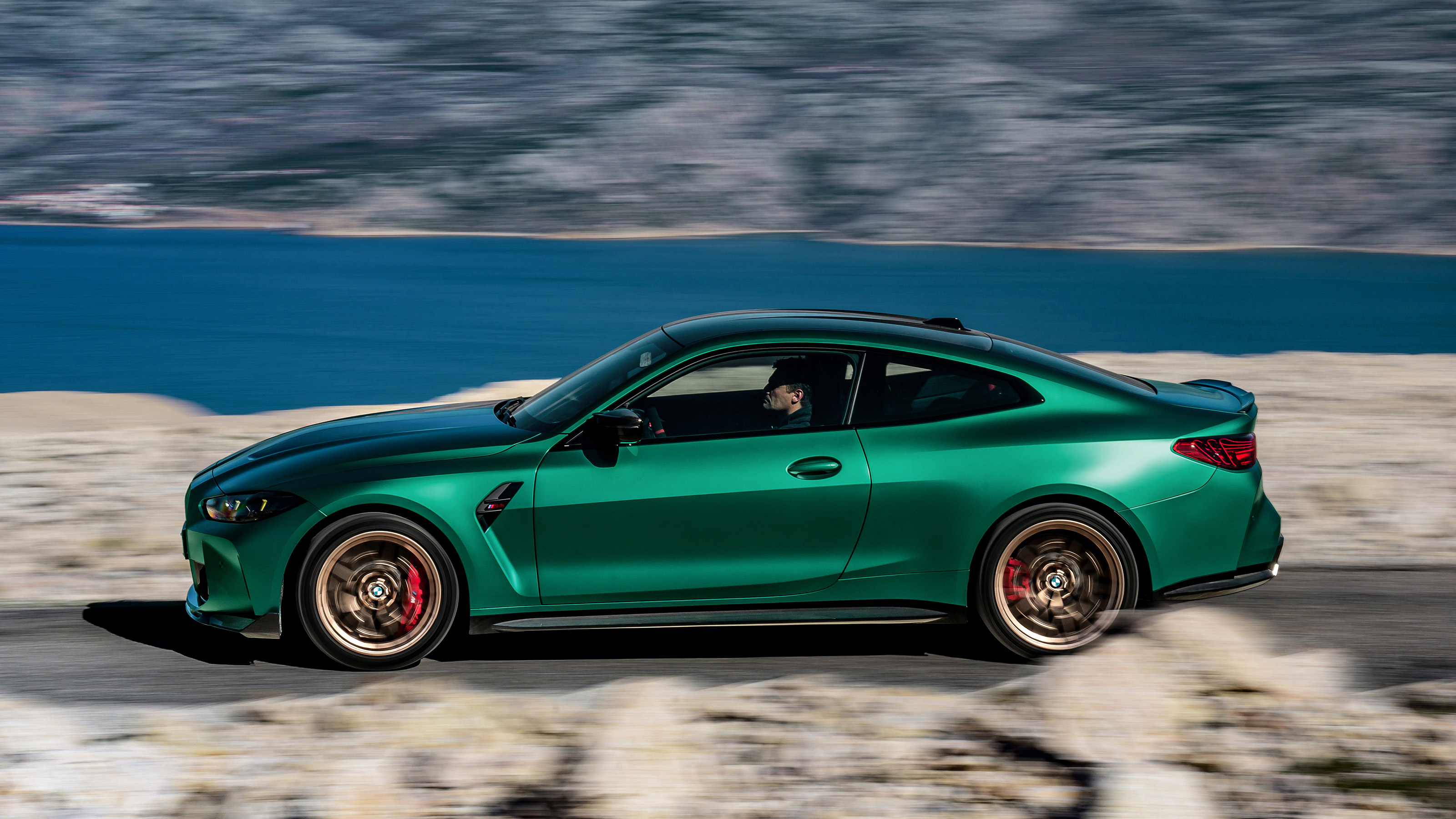 BMW M4 CS  – side