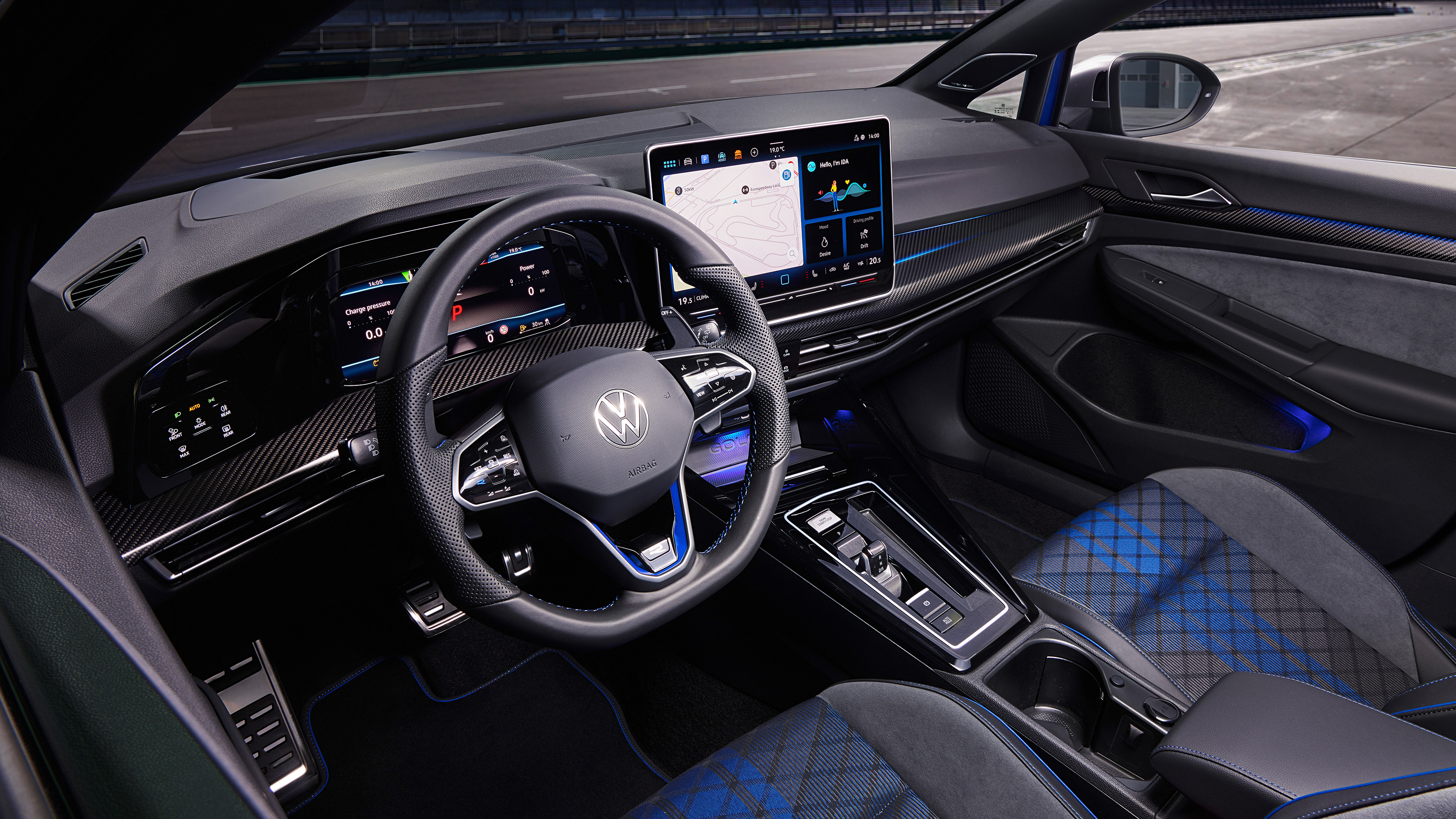 New Volkswagen Golf R Mk8.5 – interior
