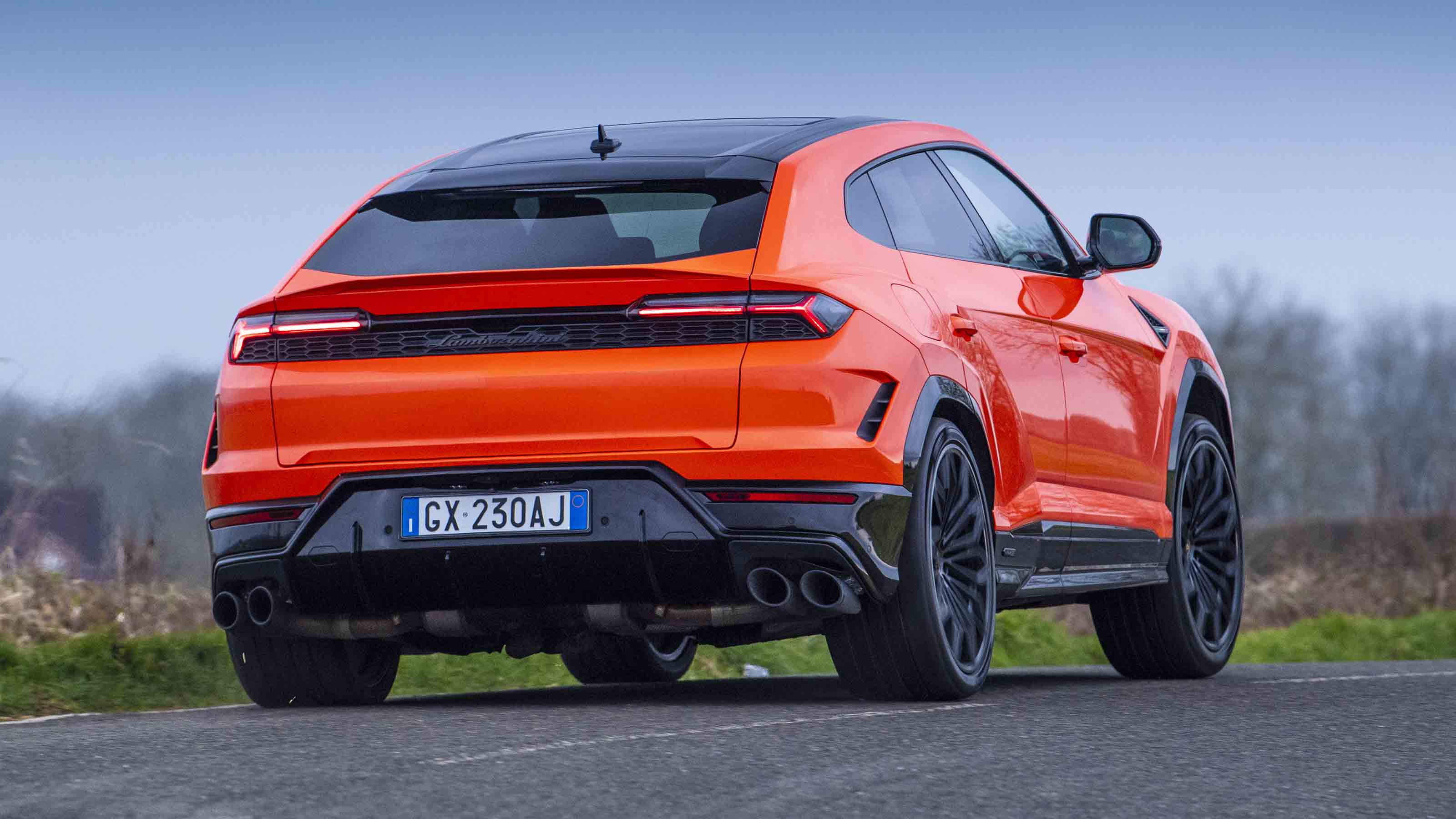 Lamborghini Urus SE rear