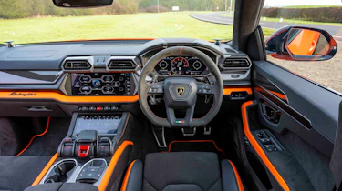 Lamborghini Urus SE interior