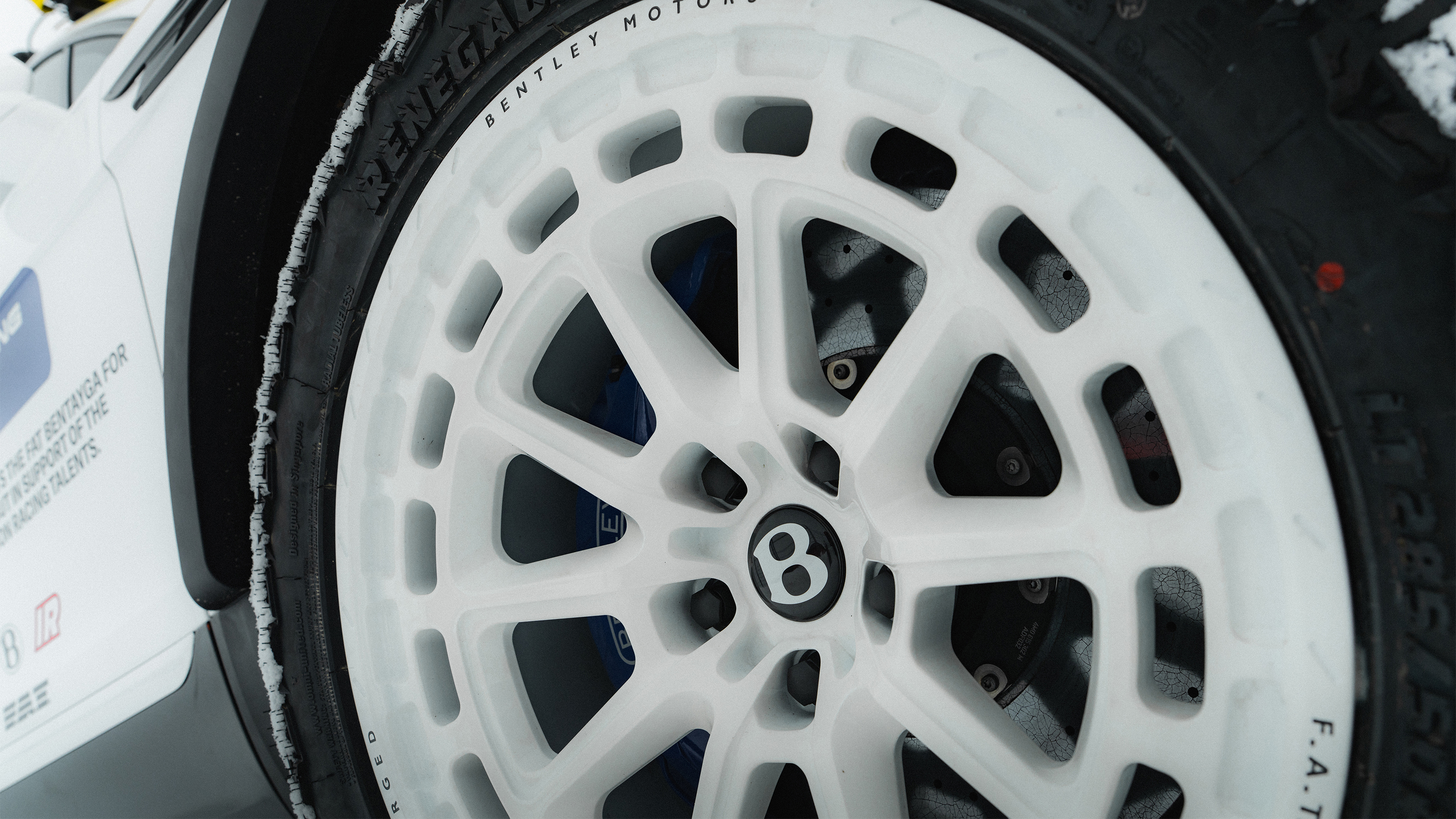 Bentley Bentayga X Concept tyres
