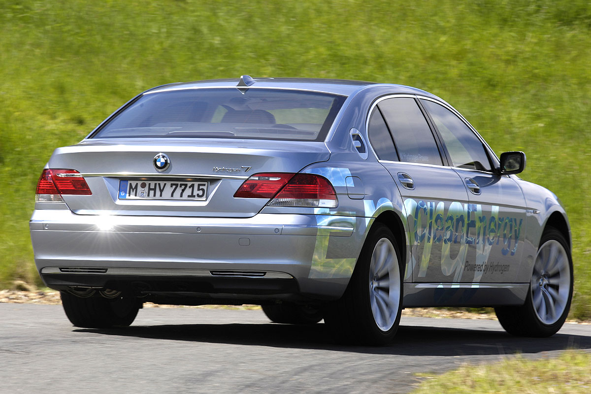 BMW hydrogen 7 rear quarter