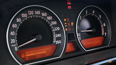 BMW hydrogen 7 dials