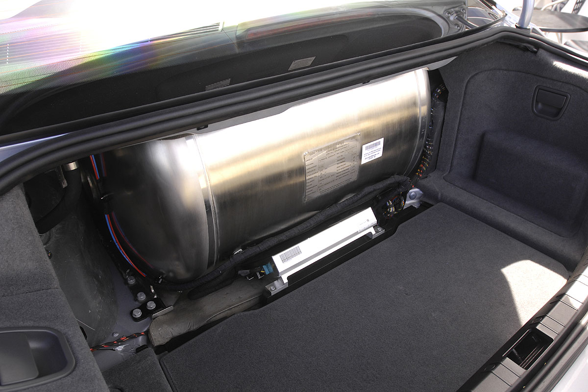 BMW hydrogen 7 tank
