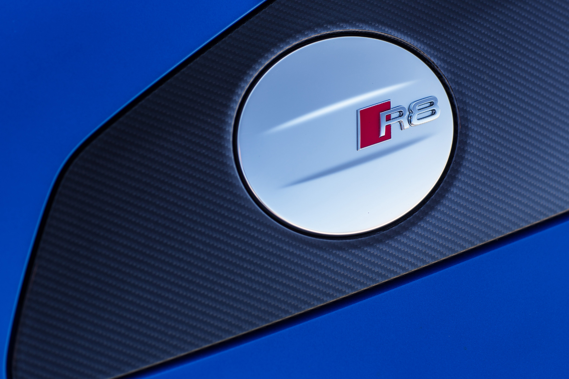 R8 Filler cap