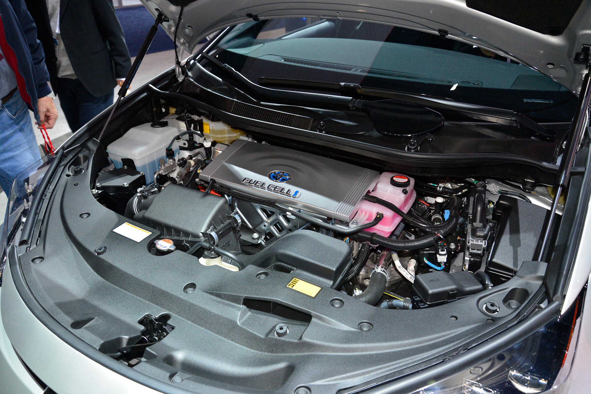 Hydrogen cars – mirai engine bay