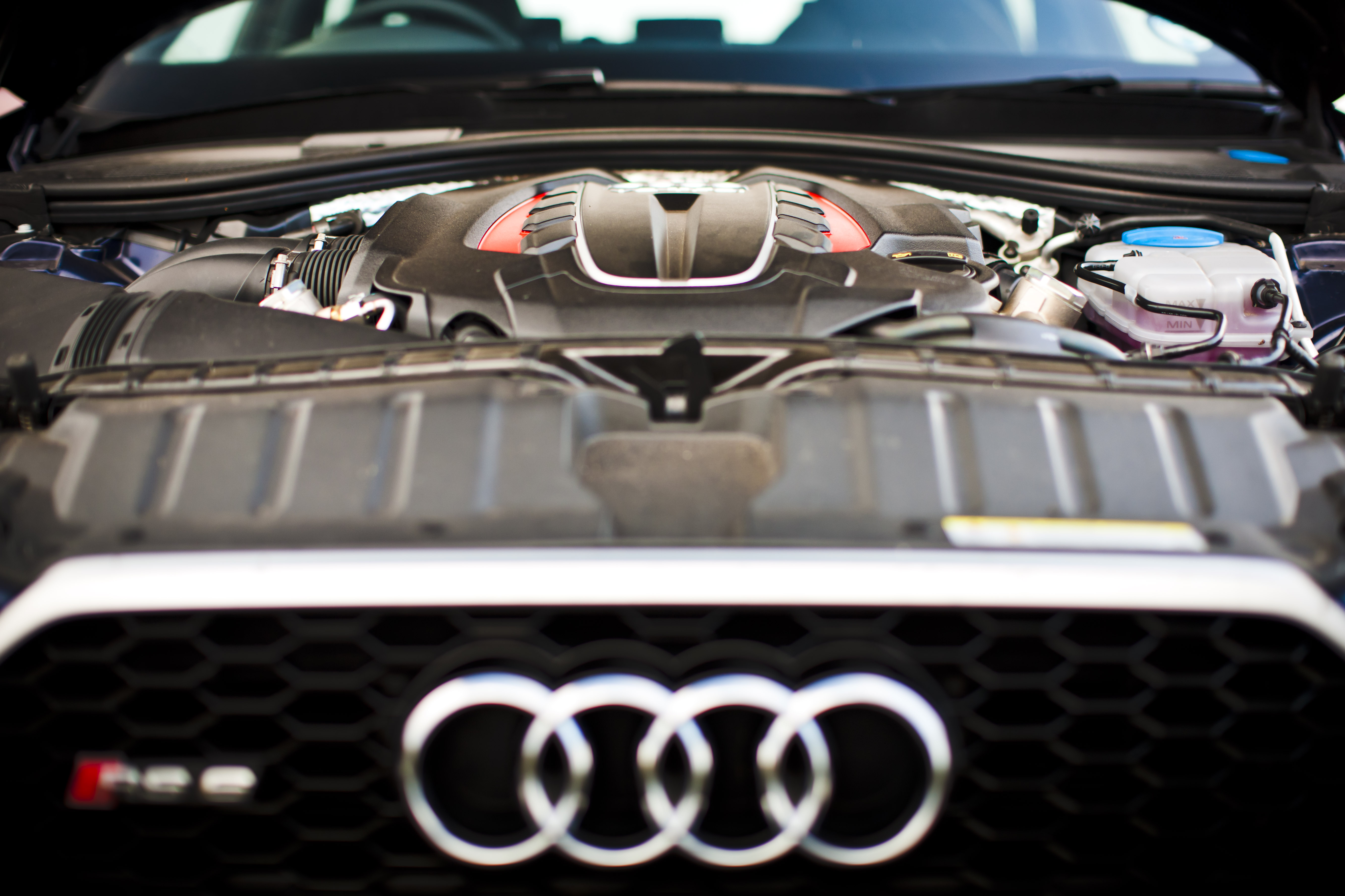 Audi RS6 engine bay
