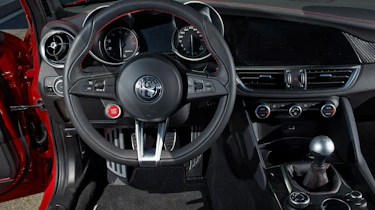 Alfa Romeo Giulia Quadrifoglio - Steering wheel