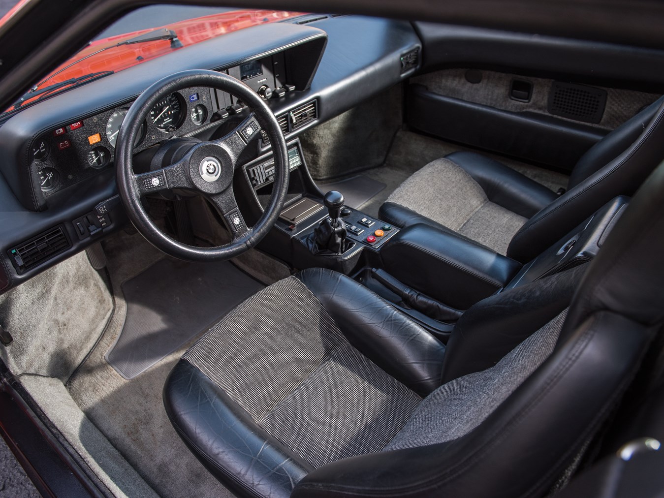 BMW M1 – interior