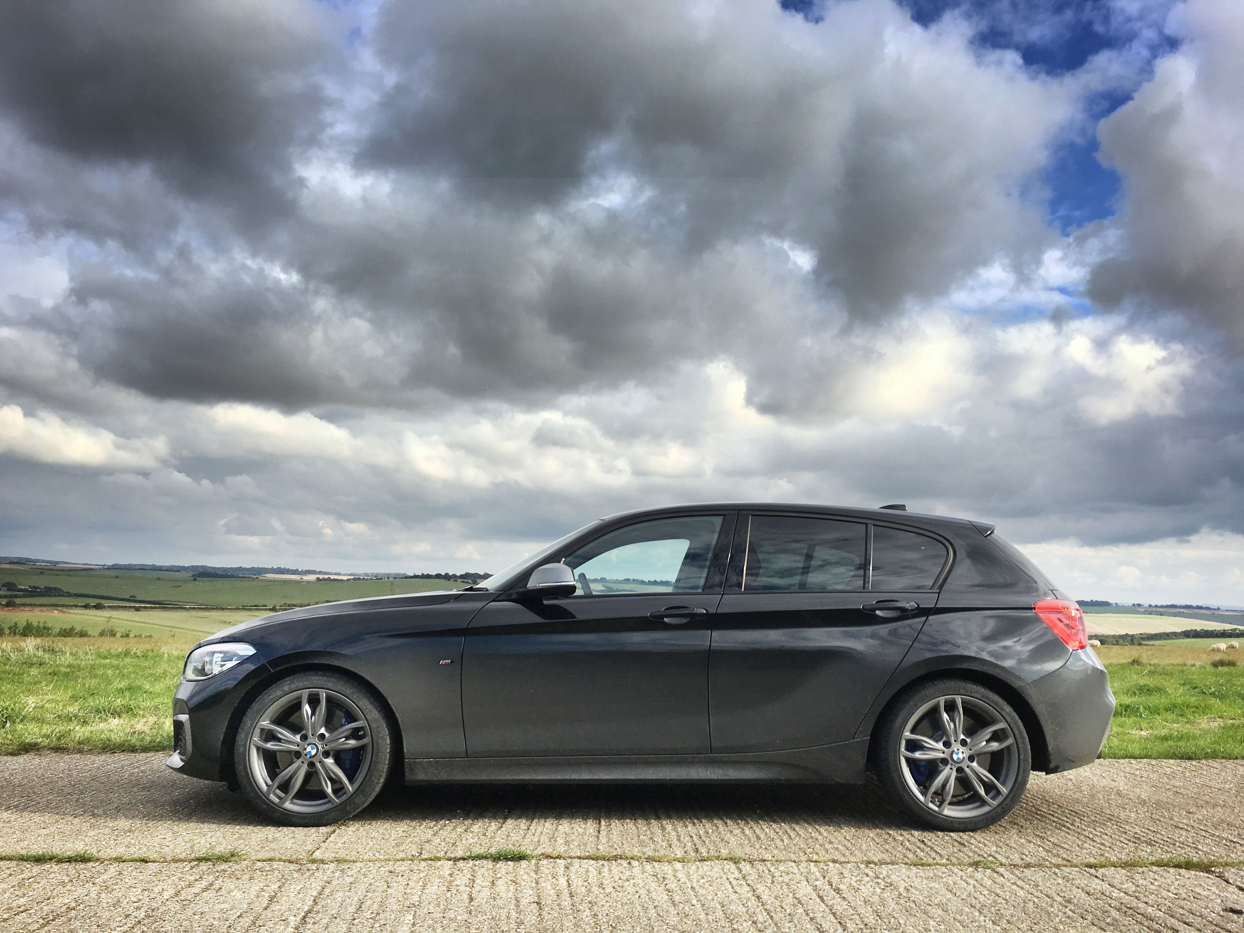 M140i side