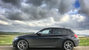 M140i side
