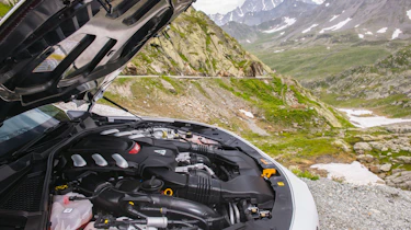 Alfa Romeo Giulia Quadrifoglio - Engine