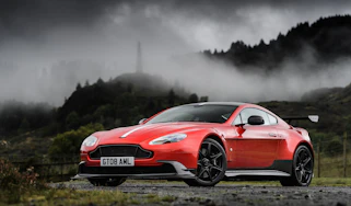 Aston Martin Vantage GT8