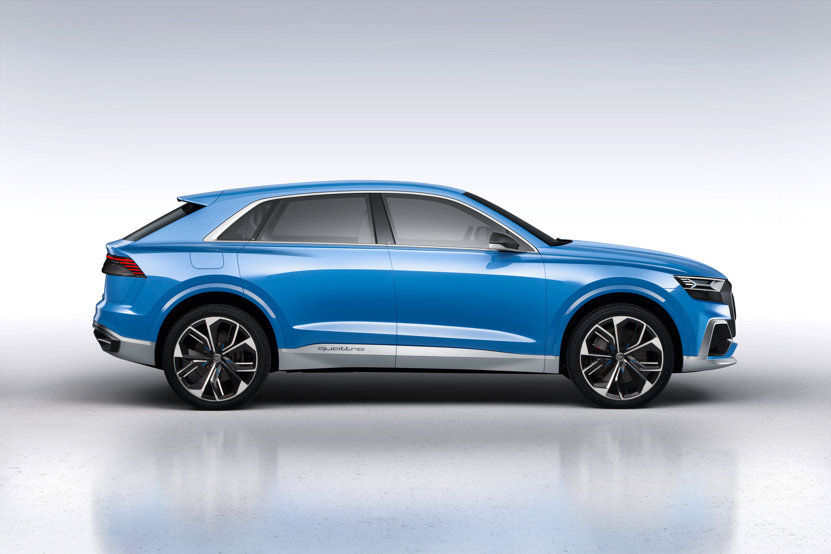 Audi Q8 concept side