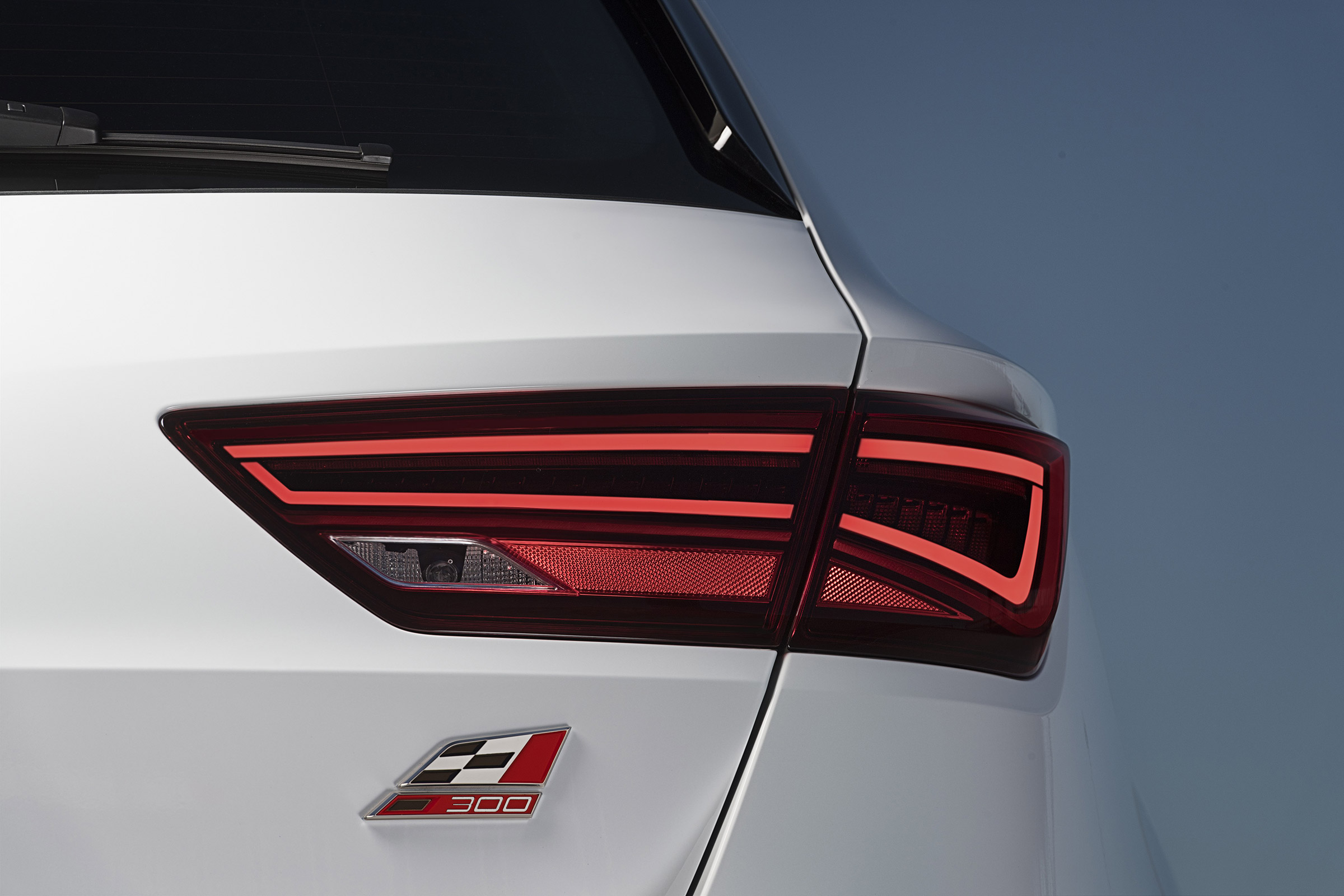 SEAT Leon ST Cupra 300 4Drive - 