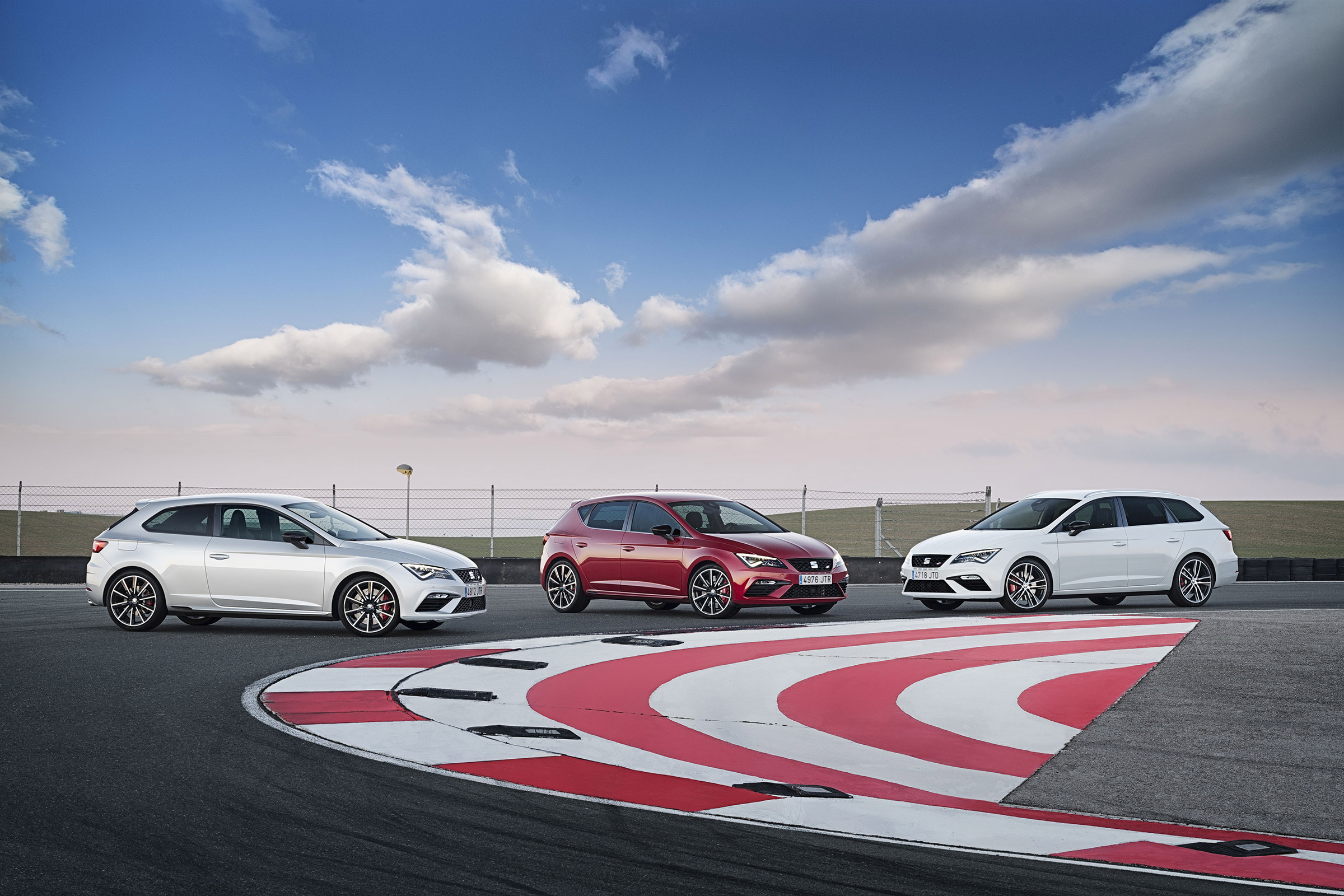 SEAT Leon ST Cupra 300 4Drive - Cupra family