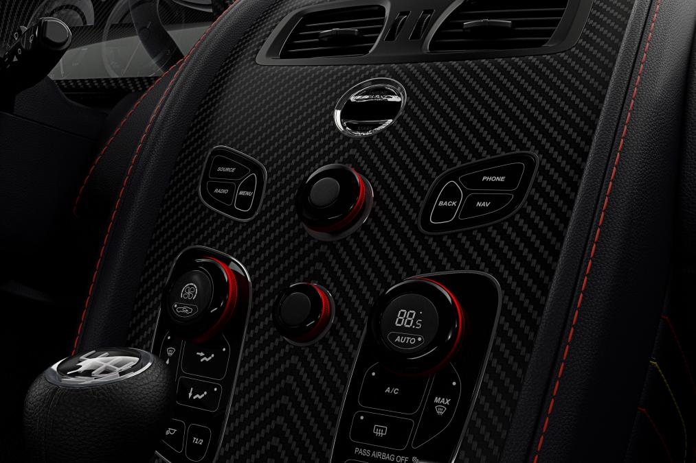 Aston Martin Vantage Red Bull Racing - centre console