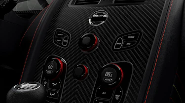 Aston Martin Vantage Red Bull Racing - centre console