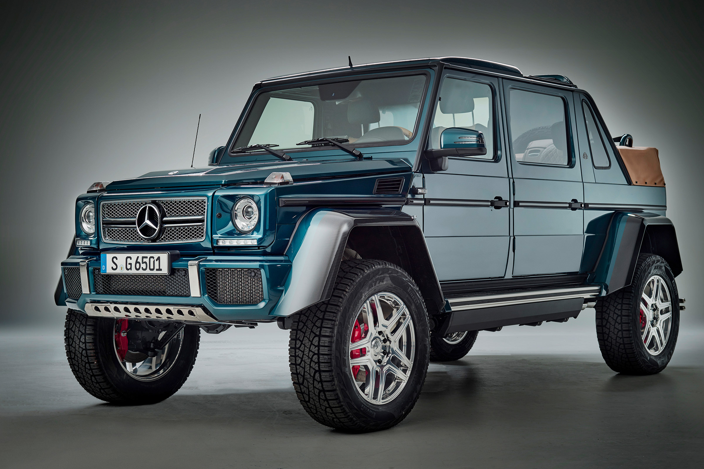 Mercedes-Maybach G650 Landaulet - front three quarter