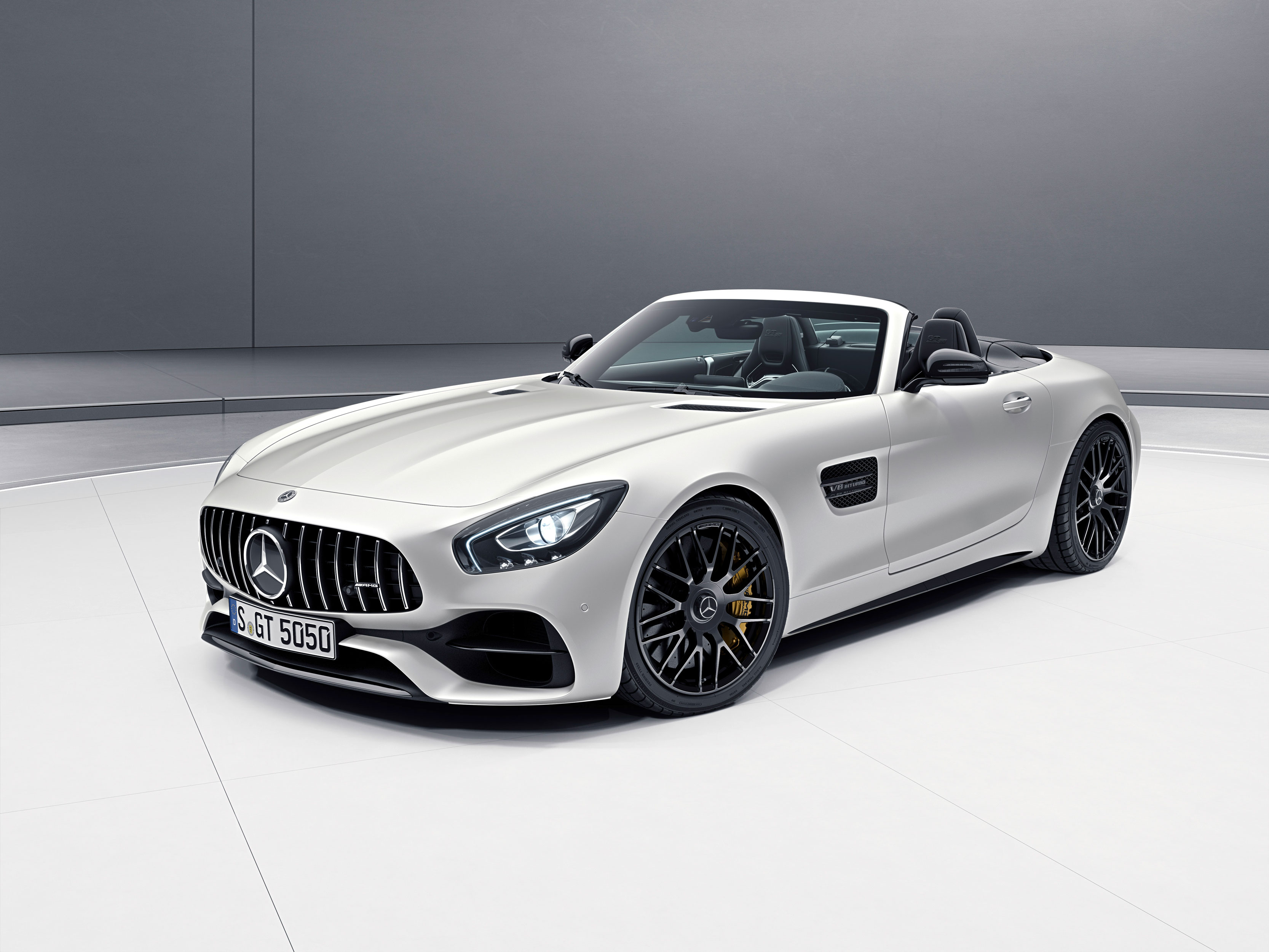 Mercedes-AMG GT C Roadster Edition 50 - front three-quarter
