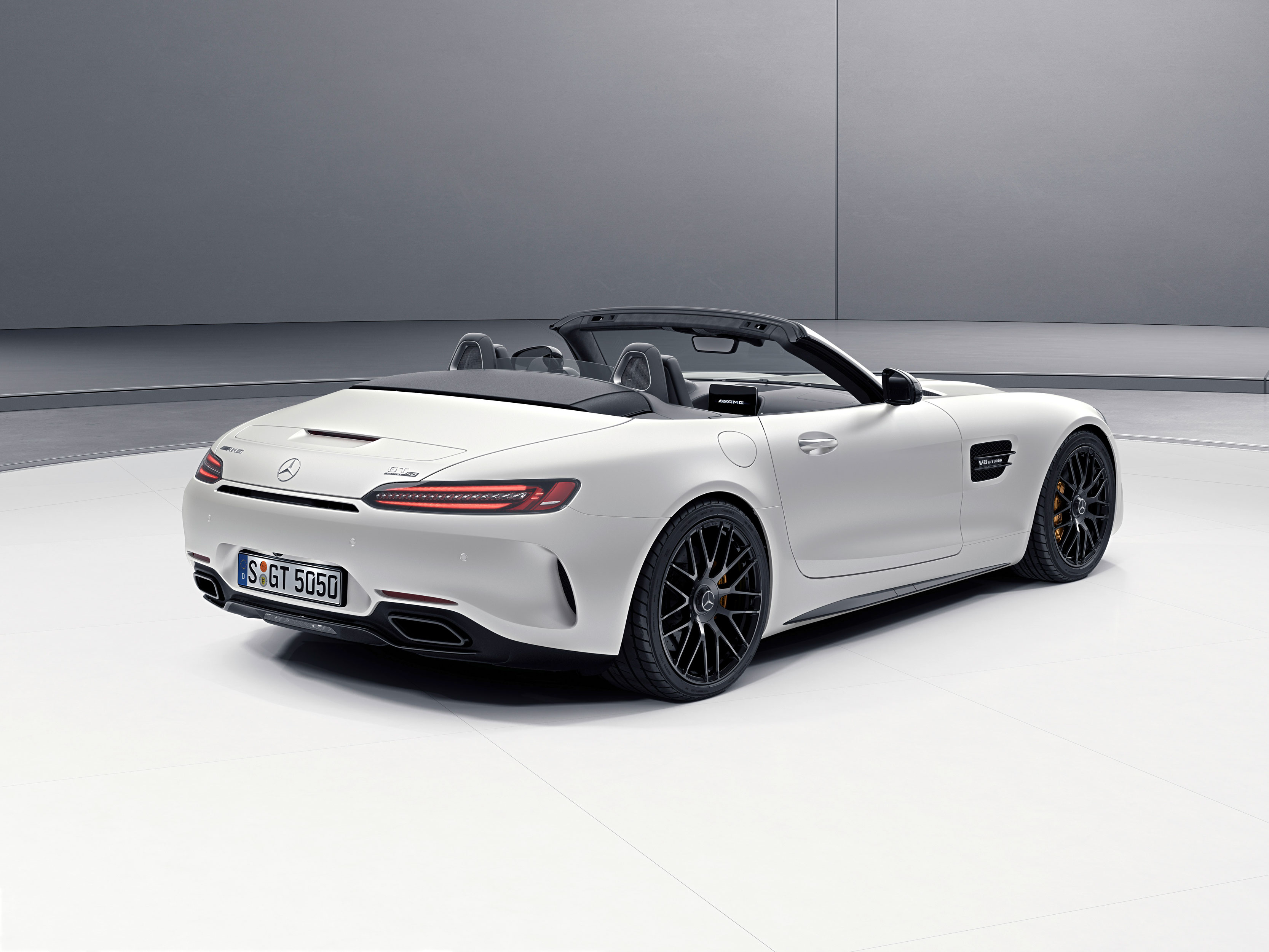 Mercedes-AMG GT C Roadster Edition 50 - rear three-quarter