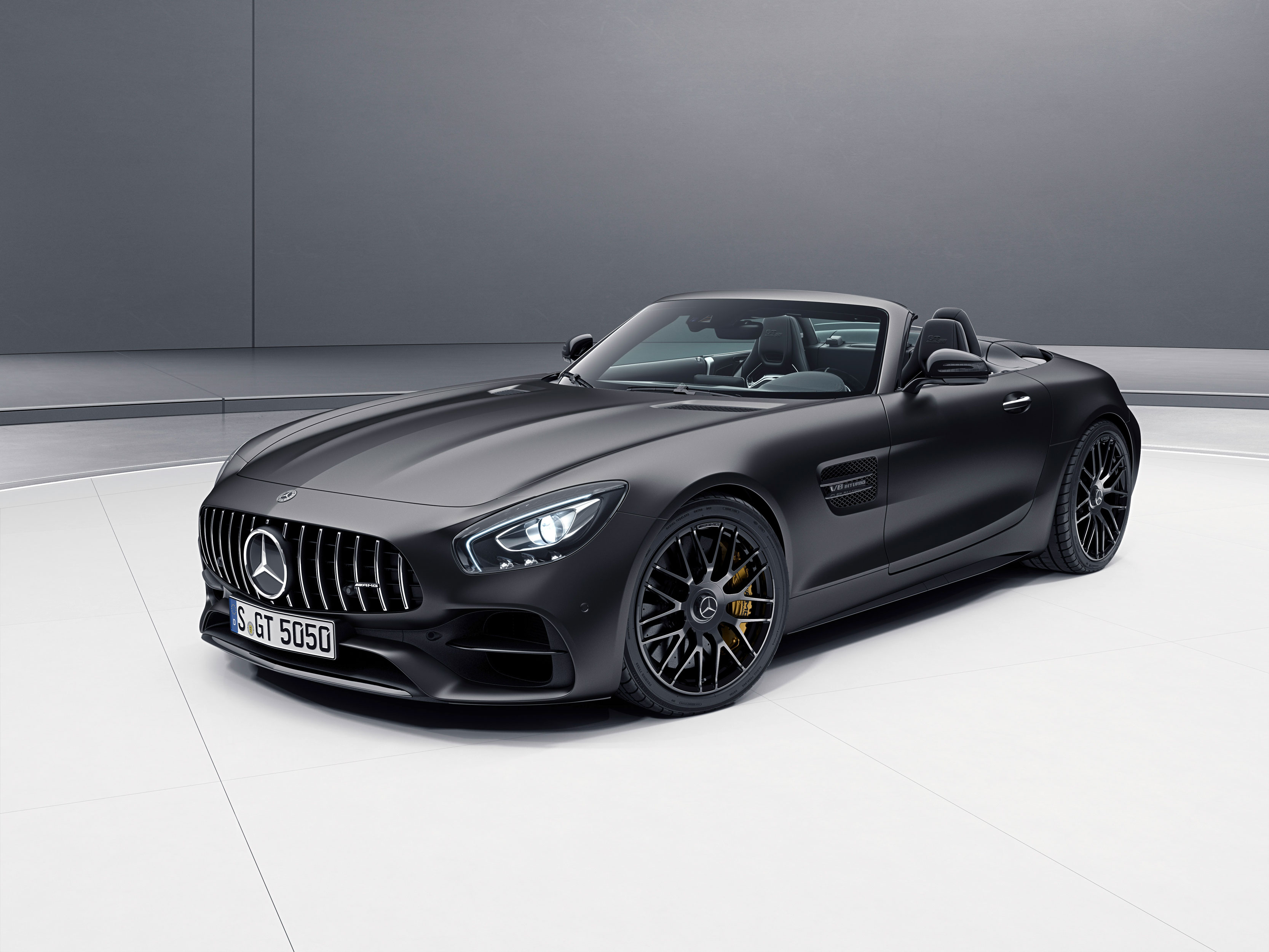 Mercedes-AMG GT C Roadster Edition 50 - front three-quarter
