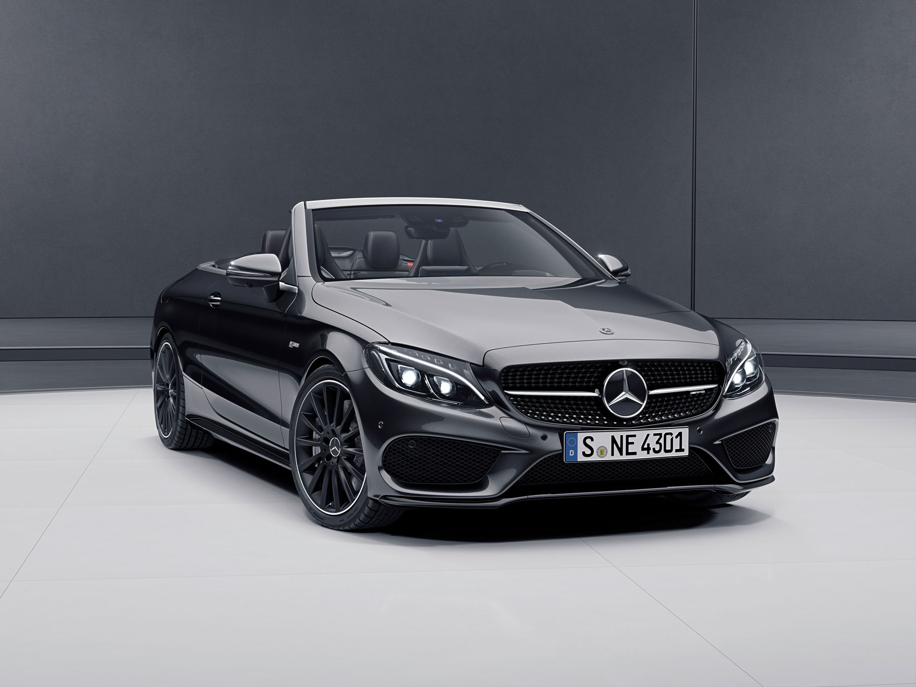 Mercedes-AMG C43 Cabriolet Night Edition - front three-quarter