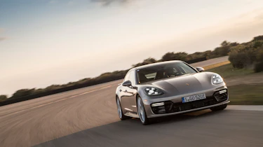 Porsche Panamera Turbo S E-Hybrid ride - front tracking