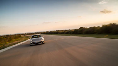 Porsche Panamera Turbo S E-Hybrid ride - front tracking