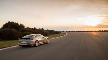 Porsche Panamera Turbo S E-Hybrid ride - rear tracking