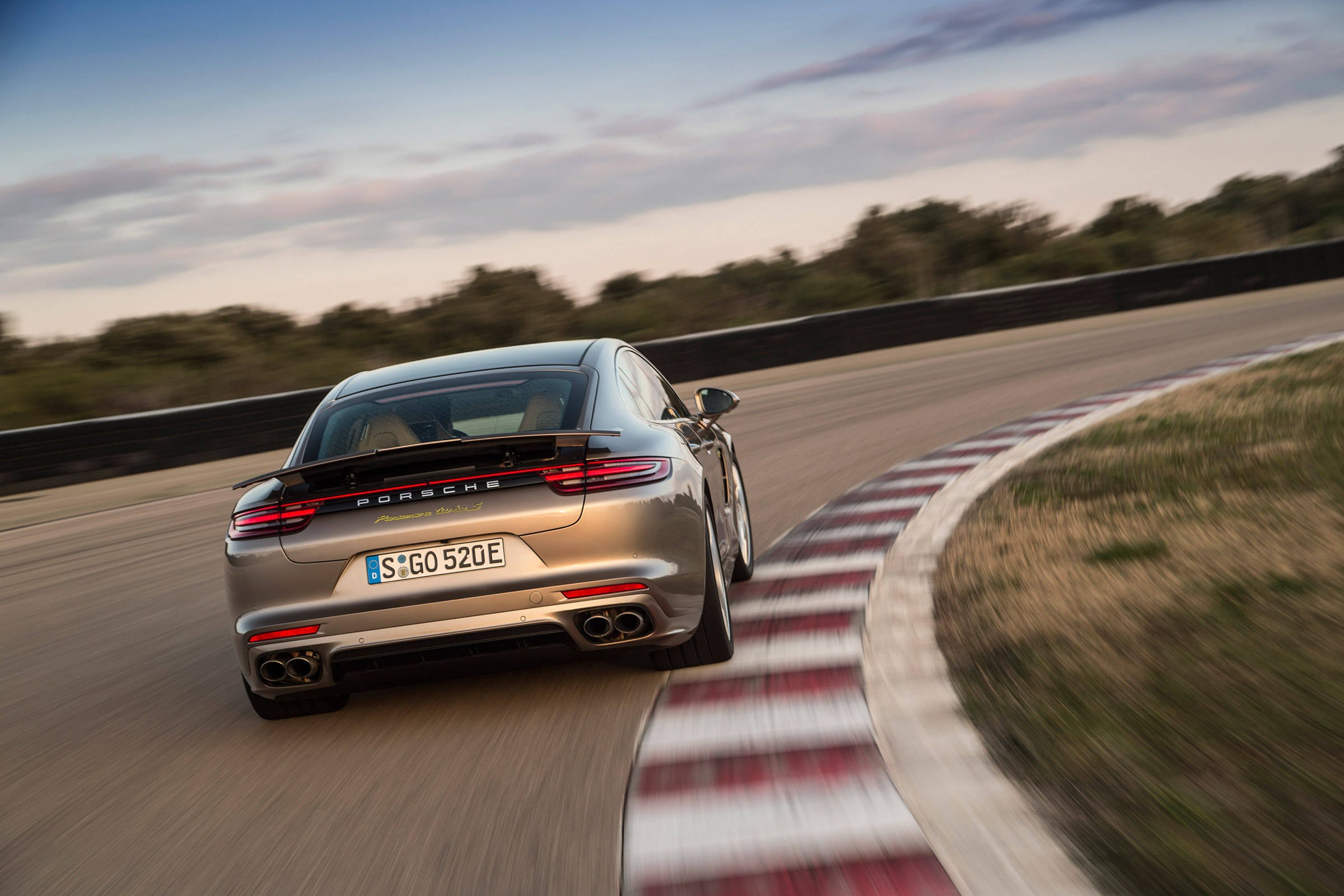 Porsche Panamera Turbo S E-Hybrid ride - rear cornering