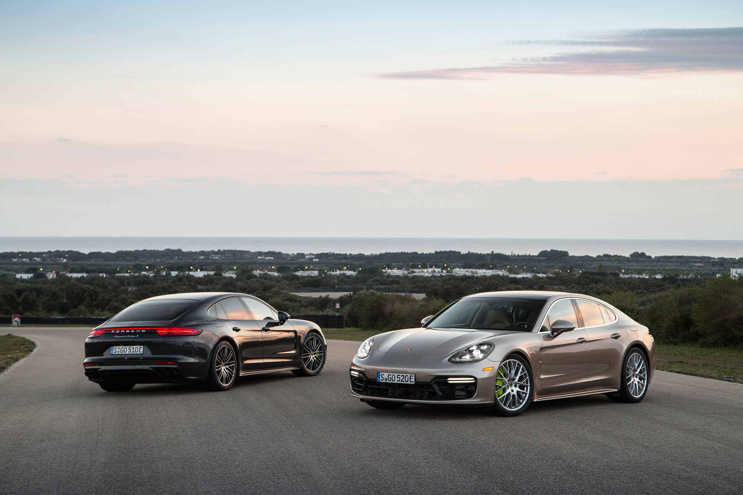 Porsche Panamera Turbo S E-Hybrid ride - 