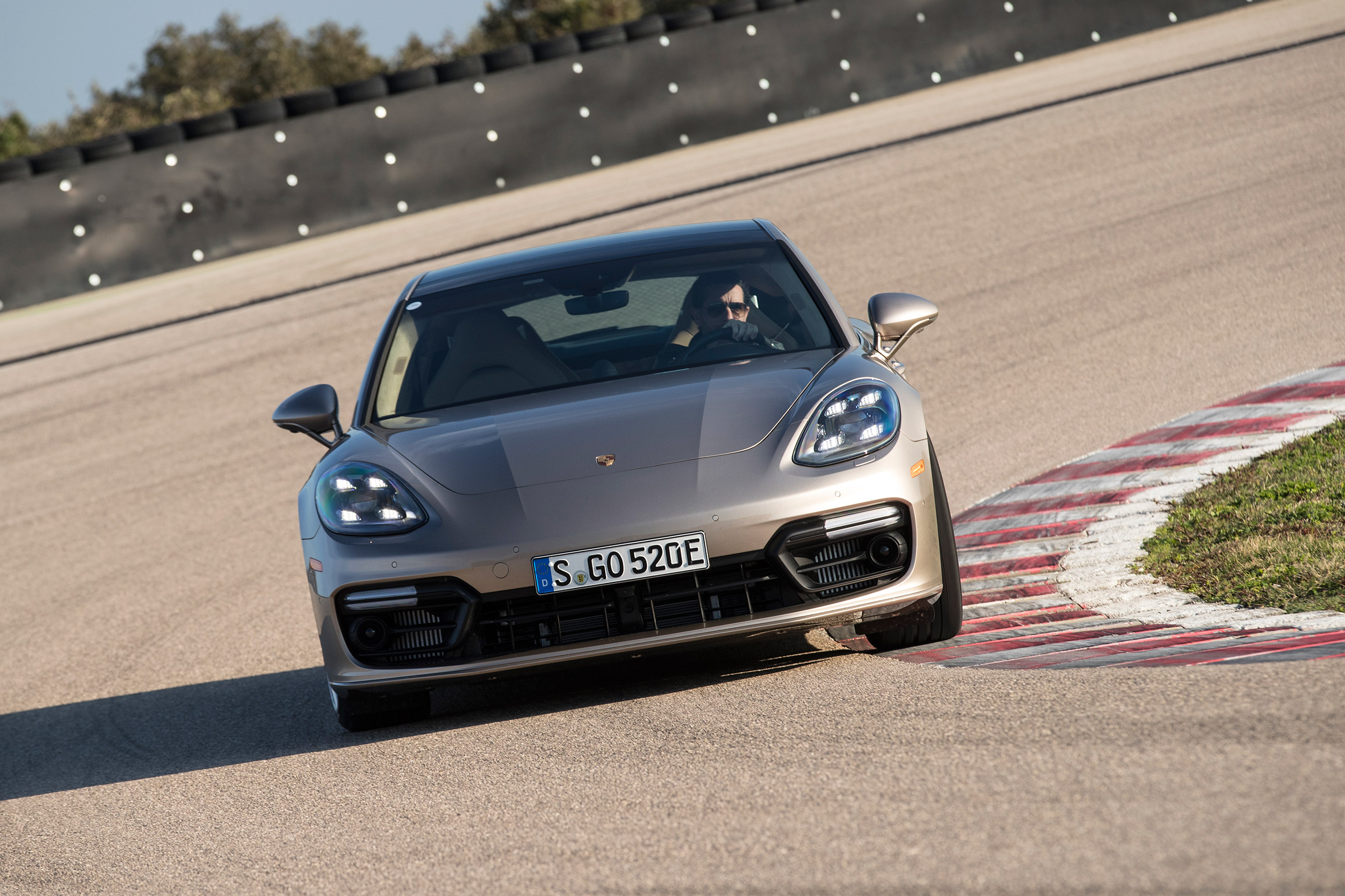 Porsche Panamera Turbo S E-Hybrid ride - front cornering