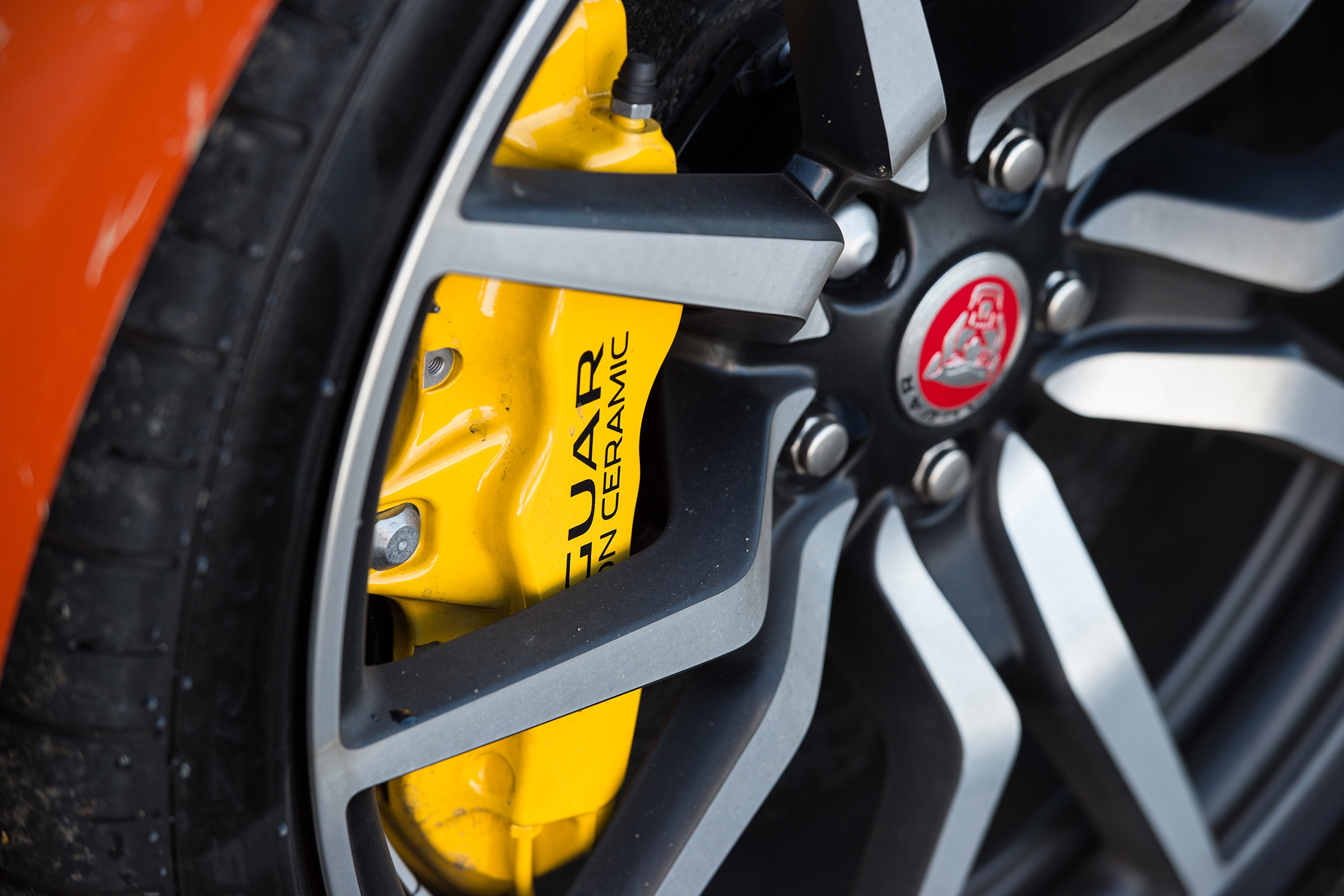 Jaguar F-Type SVR Convertible - wheel
