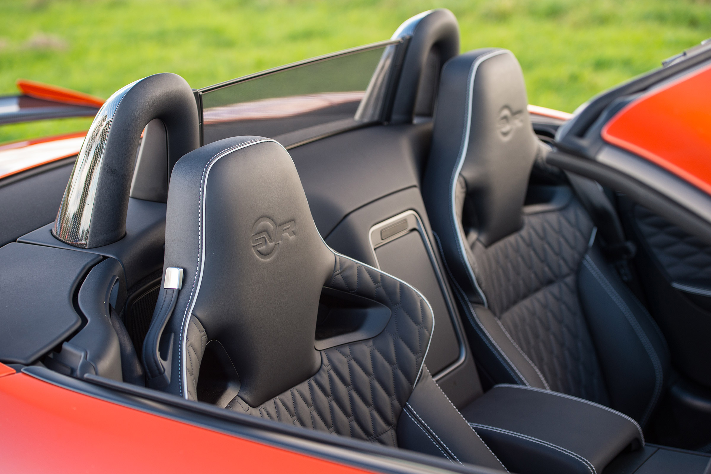 Jaguar F-Type SVR Convertible - seats