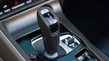Jaguar F-Type SVR Convertible - gear shifter