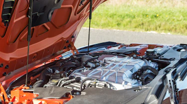 Jaguar F-Type SVR Convertible - engine