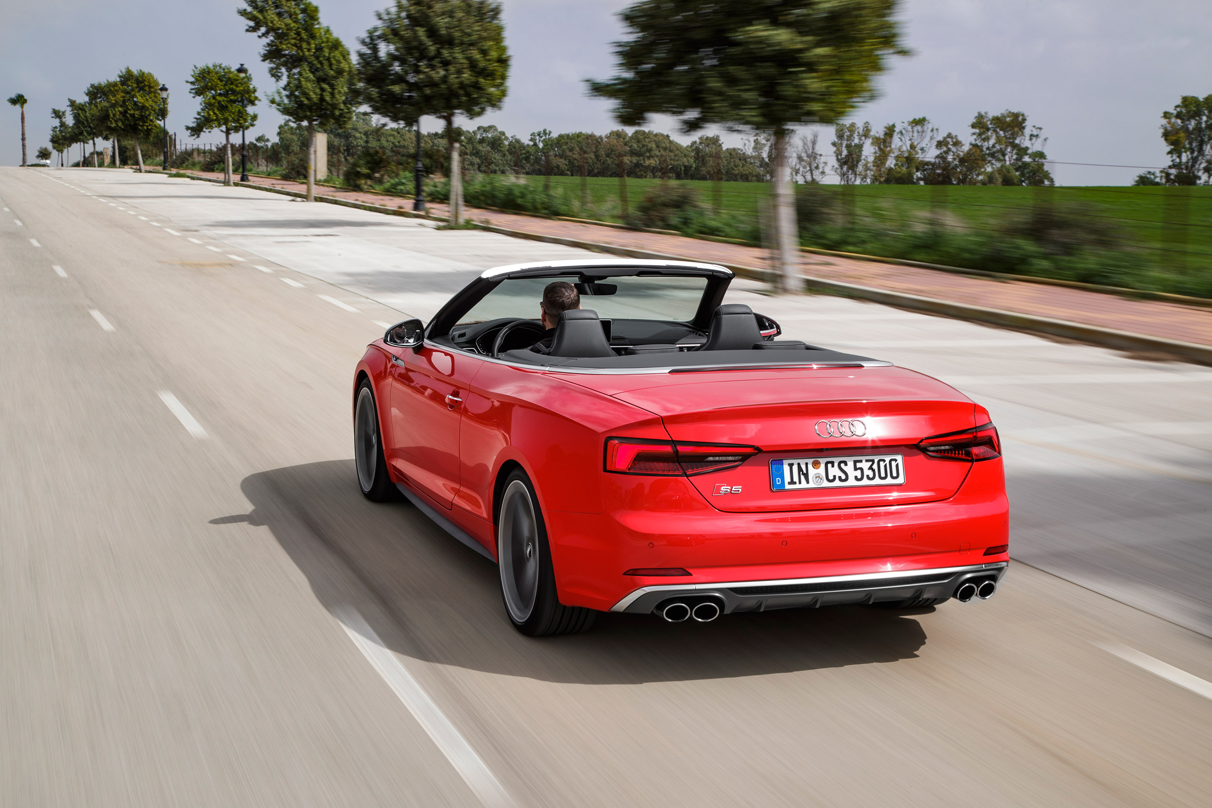 Audi S5 Cabriolet - rear tracking