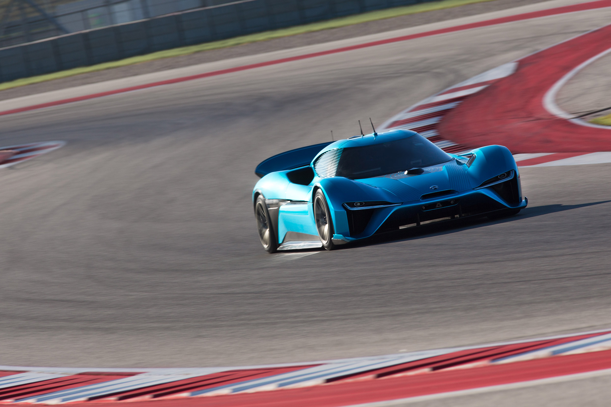 NIO EP9 - front cornering