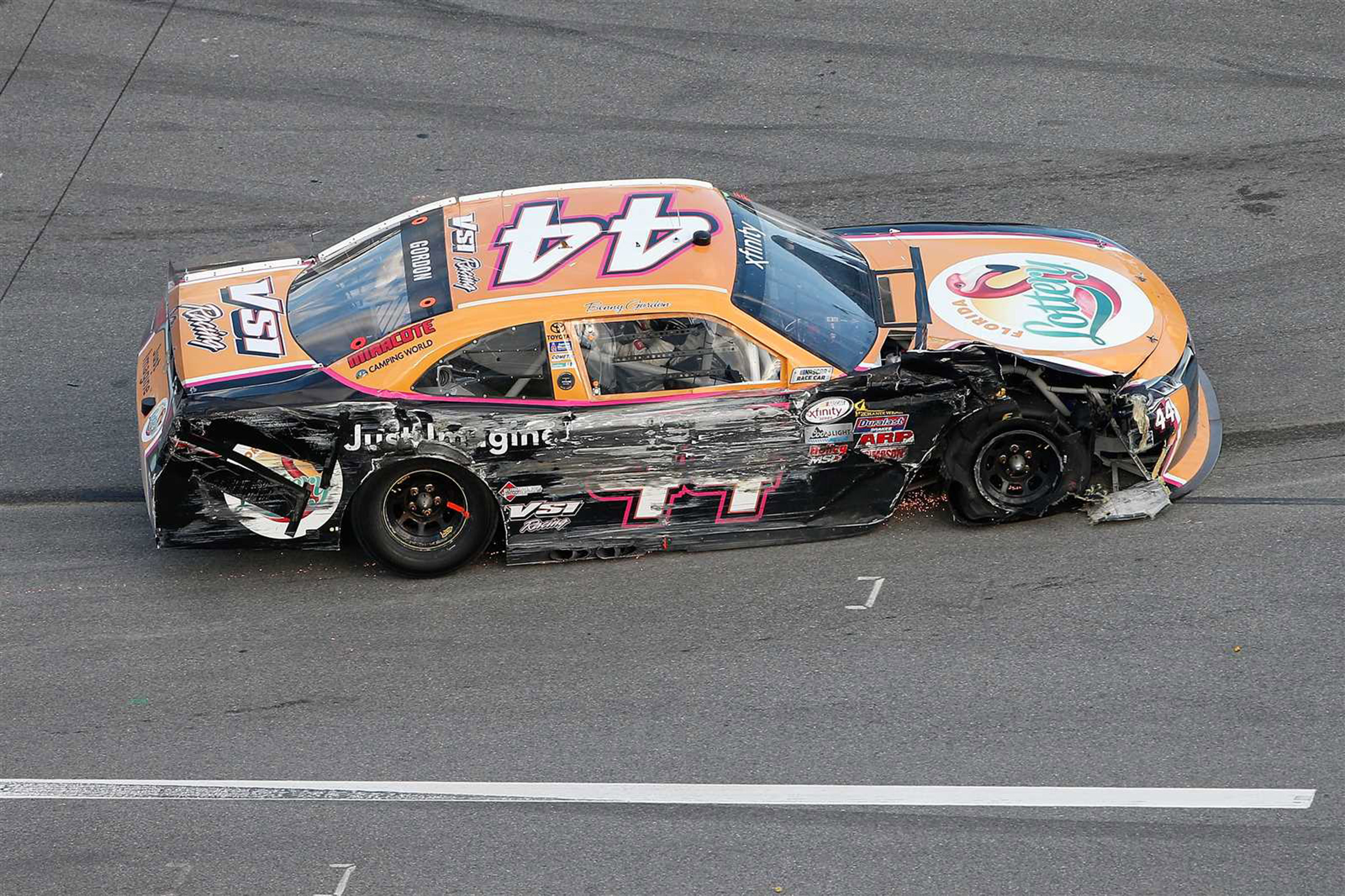 Daytona 500 2017 - broken camry