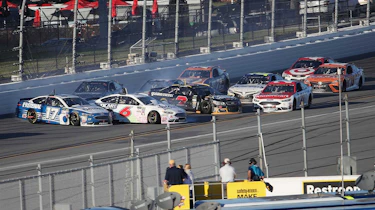 Daytona 500 2017 - Fusion crash