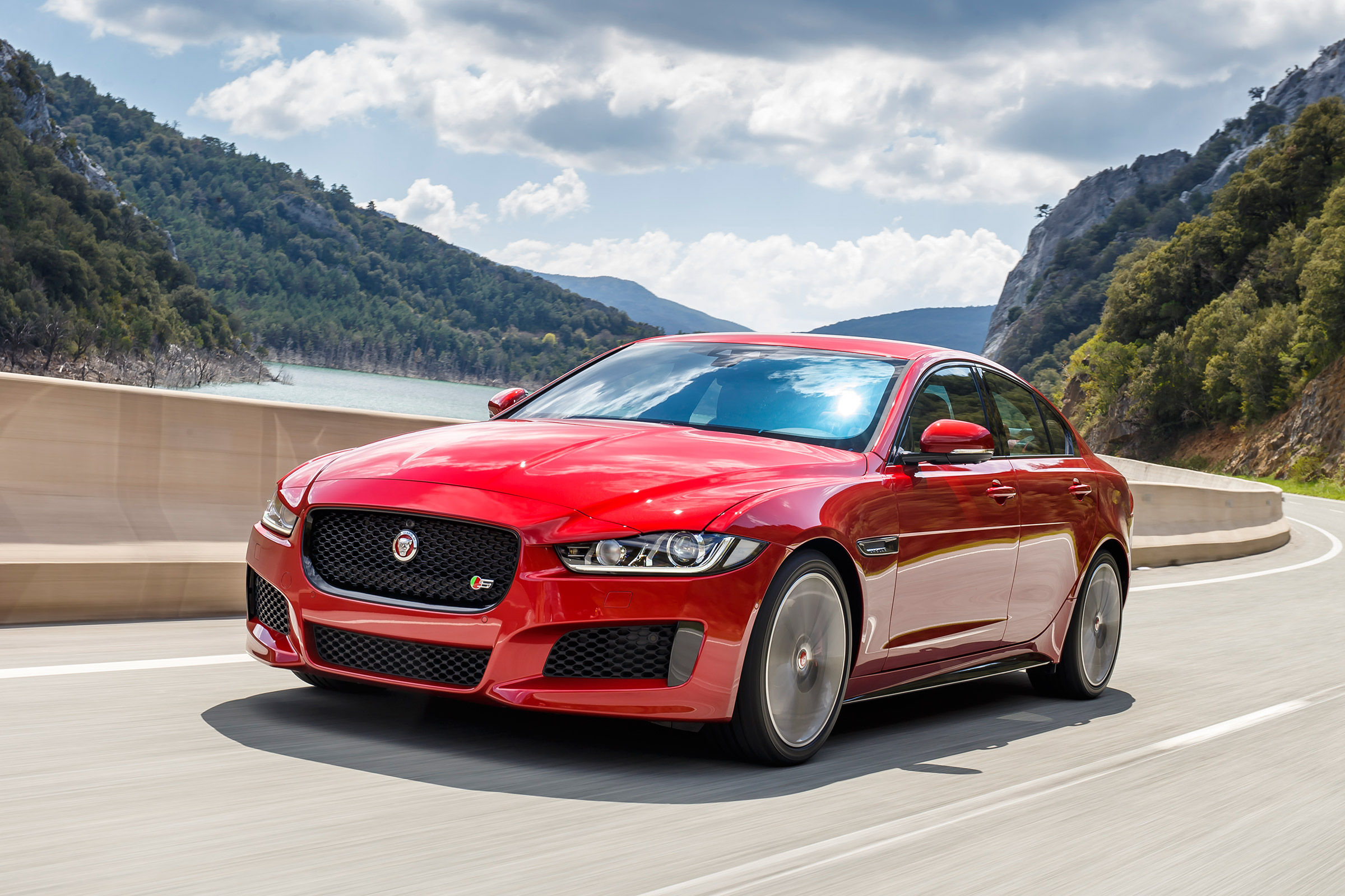 18 XE S front