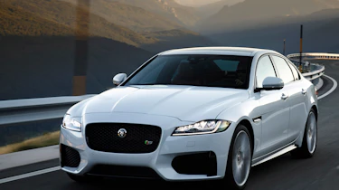18 XF S front