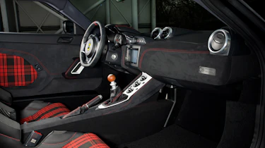 James Bond Lotus Evora Sport 410 - interior
