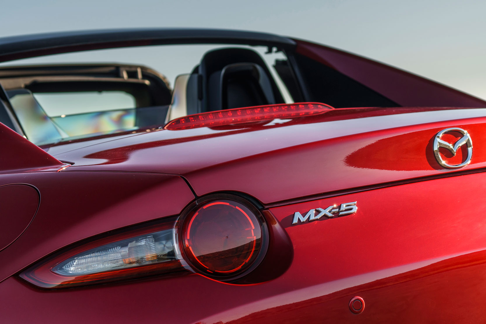 Mazda MX-5 RF - Rear light