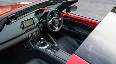 Mazda MX-5 RF - Interior