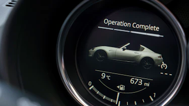 Mazda MX-5 RF - Dials