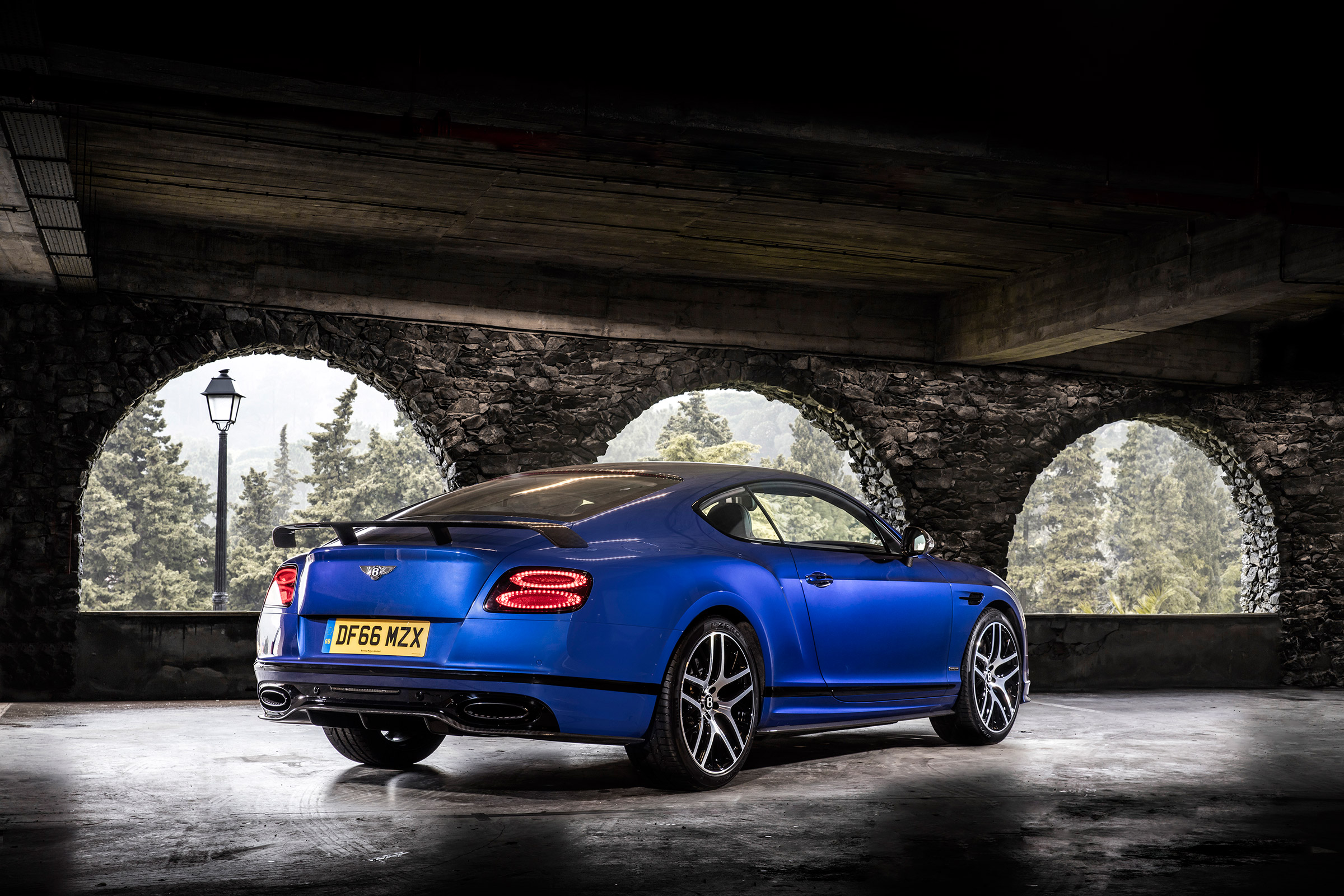 Bentley Continental Supersports - rear three quarter
