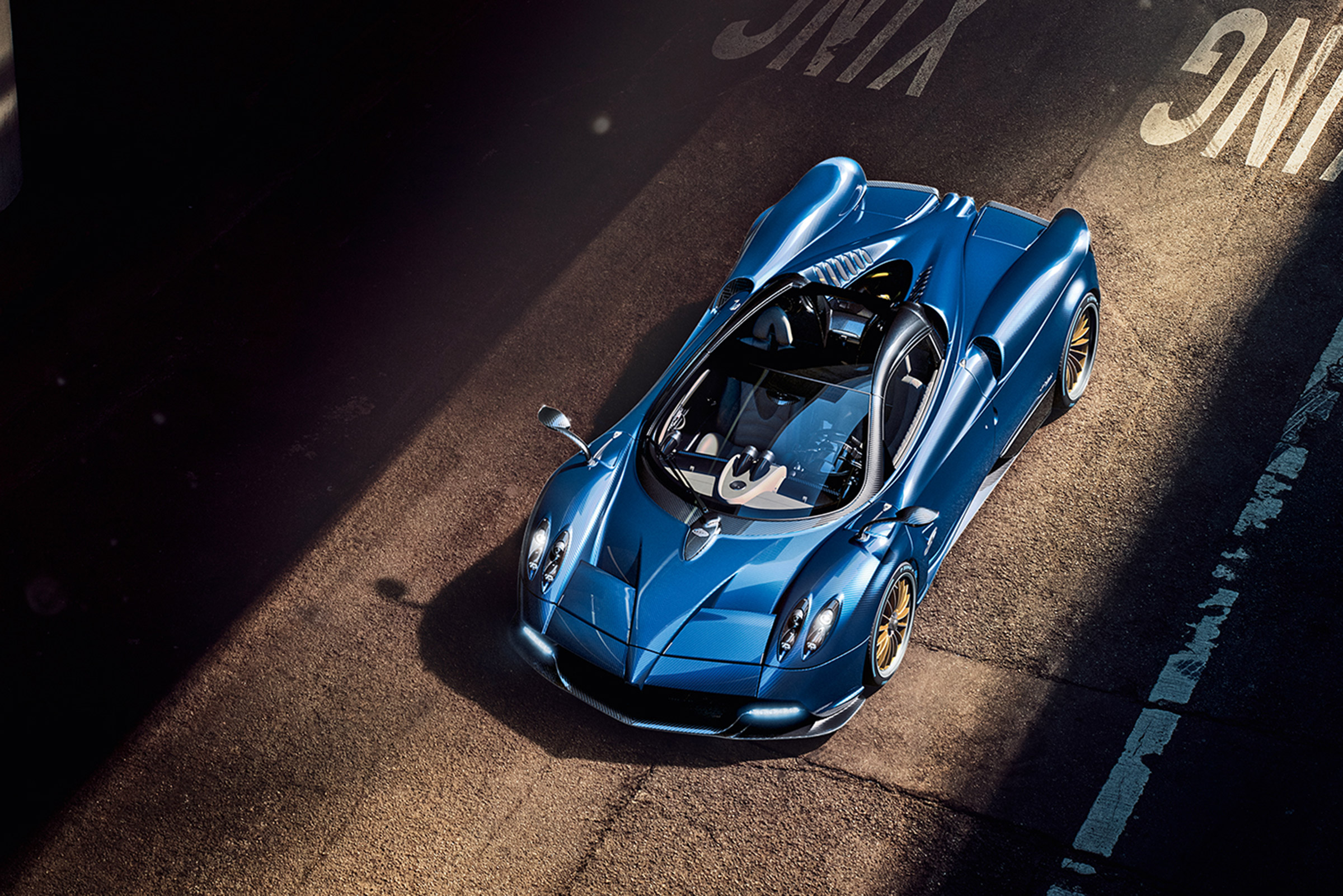 Huayra roadster top